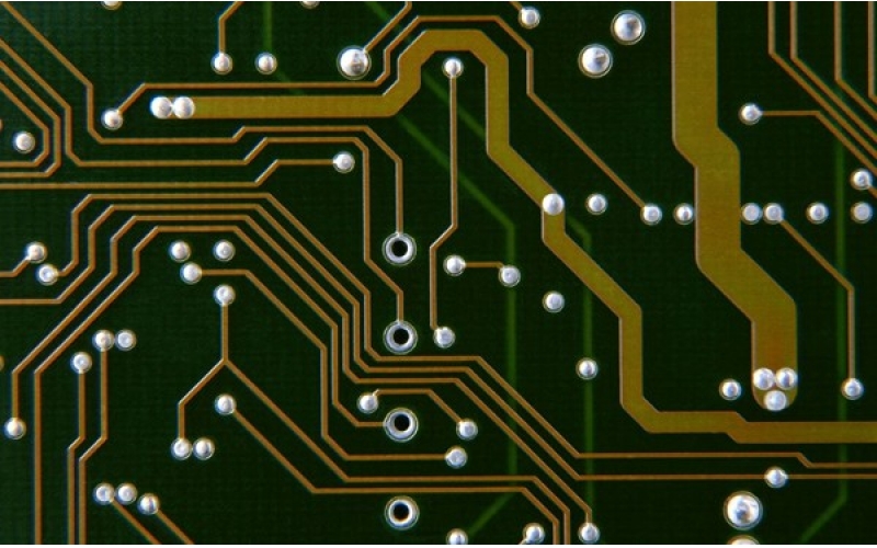 PCB插件孔與地/電層的連接設(shè)計(jì)